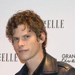 Jean-Baptiste Lafarge - Croque monsieur演員 飾演Nicolas / Pascal de Vontauban