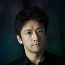 石丸幹二 飾演 Kazuma Kaido