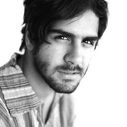 Carlos Padilla 飾演 Chava