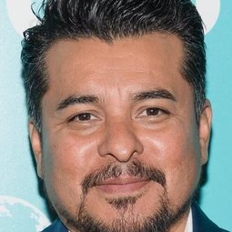 雅各·韋加斯 飾演 Rudy Ramirez