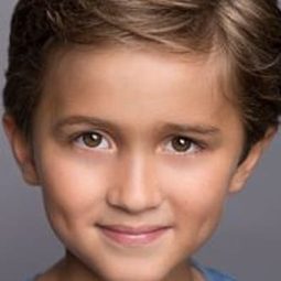 Shane Blanchard 飾演 David