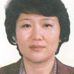 Kim Suk-ok 飾演 Yu-mi's Mother