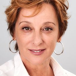 Ana Labordeta 飾演 Marian