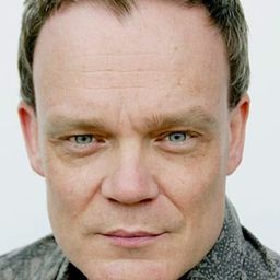 喬爾·托貝克 飾演 Bill