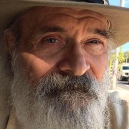 Paul Kelman 飾演 Gary