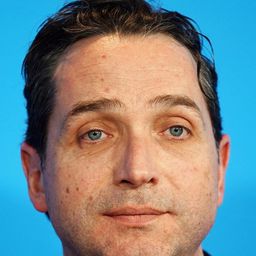 Marc Limpach 飾演 Musikproduzent