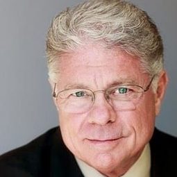 Archie Hahn - Leslie Nielsen's Bad Golf Made Easier演員 飾演Billy