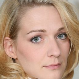 安妮卡·毛爾 飾演 Antje Köhler