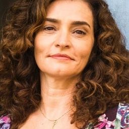 Gisele Fróes 飾演 Esposa de Santos