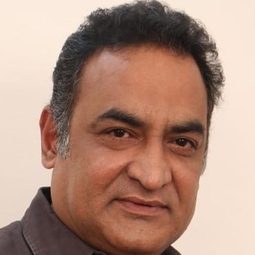 阿杜卡蘭·納倫 - Julie Ganapathi演員 飾演Julie's Husband