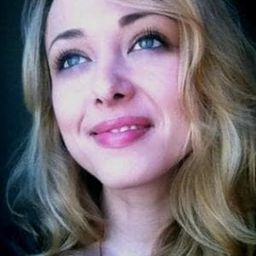 Marianna Jensen 飾演 Luisa