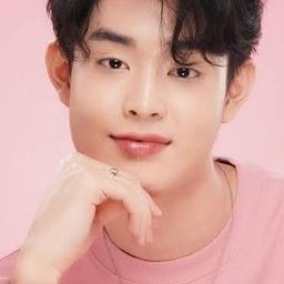 Gabriel Prince 飾演 Comal