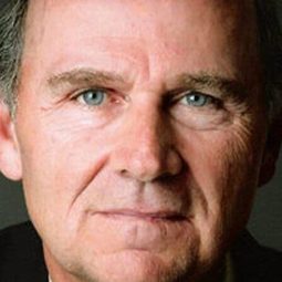 Ron Perkins - 里卡多一家演員 飾演Macy