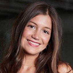 Miri Pérez-Cabrero - 餘愛裊裊演員 飾演Pipa