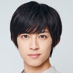 阿久津仁愛 飾演 Killua Zoldyck