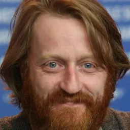 大衛·威爾莫特 飾演 Oscar