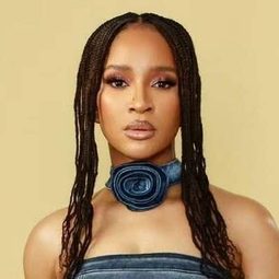 Adesua Etomi-Wellington 飾演 