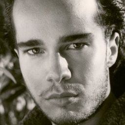 Domiziano Arcangeli 飾演 Jerron