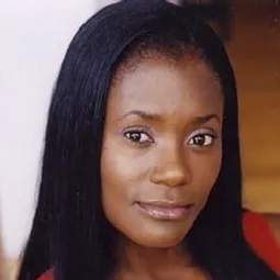 Jamillah Ross 飾演 Officer Pierce