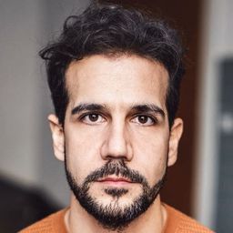 Daniele Rizzo 飾演 Peter