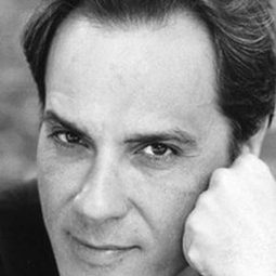 Gianni Garofalo - 班裏最後一個人演員 飾演Alberto