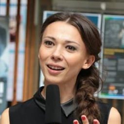 Ela Ionescu - 真相勿語演員 飾演femeia #2