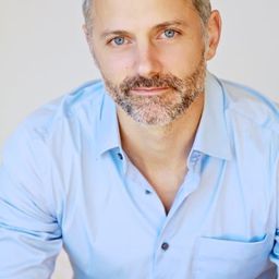 Max Shippee - Mr. Blue Sky演員 飾演Mr. Harrison