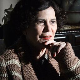 Leonor Manso 飾演 Andrea