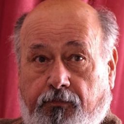 František Řehák 飾演 Canon Roch