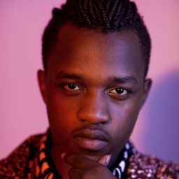 崔佐·瑪厚若 飾演 Carter