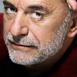 Massimo De Rossi 飾演 Matteo