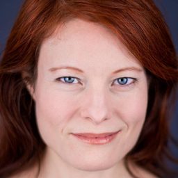 Stephanie Sellars 飾演 Veronica