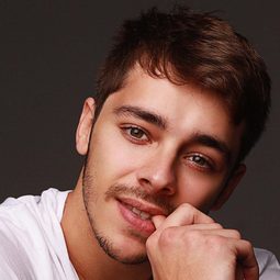 Germán Alcarazu - Double Plus Fifteen演員 飾演Eric