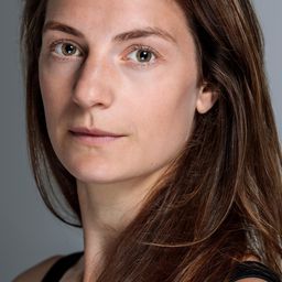 Jinny Lofthouse 飾演 Jinny