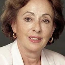 Encarna Paso 飾演 Pili