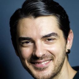 Mehmetcan Mincinözlü - 命定的一吻演員 飾演Hasan