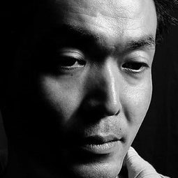 Takatsuna Mukai 飾演 Hiro