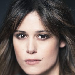 Elisabeth Larena - 吻到未來演員 飾演Silvia