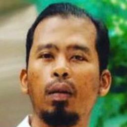 阿隆·艾曾迪 飾演 Zul