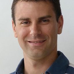 巴什爾·薩瓦吉 飾演 Russian Space Station Captain (voice)