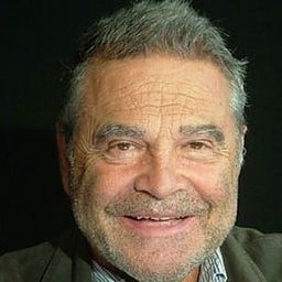 Valentino Macchi 飾演 Garcia