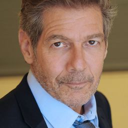 Bill Winkler - Tow演員 飾演David the Bartender