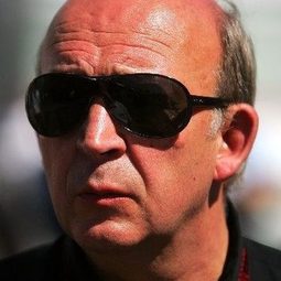 Nigel Roebuck 飾演 Self