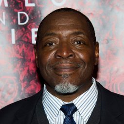 Chuck Cooper - 危險機密演員 飾演Stockbroker