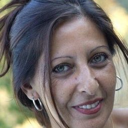 Hatika Karaoui - 宿命，吾愛演員 飾演Tony's mother