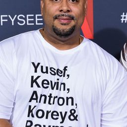 Raymond Santana 飾演 Self