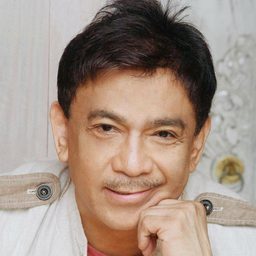 Rico J. Puno 飾演 