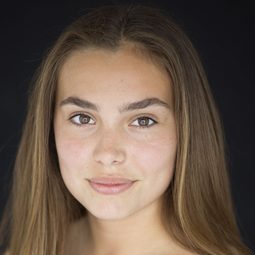 Saskia Williscroft 飾演 Basketball Girl