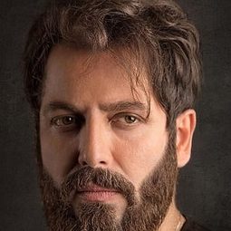 Amir Reza Delavari - Azad Be Gheide Shart演員 飾演