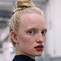 Luzia Oppermann 飾演 Trudi